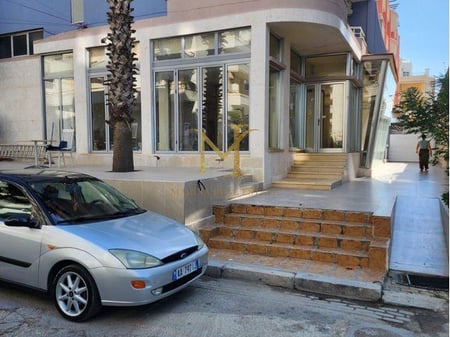 LOKAL PER SHITJE NE PLAZH PRANE PALACE!!