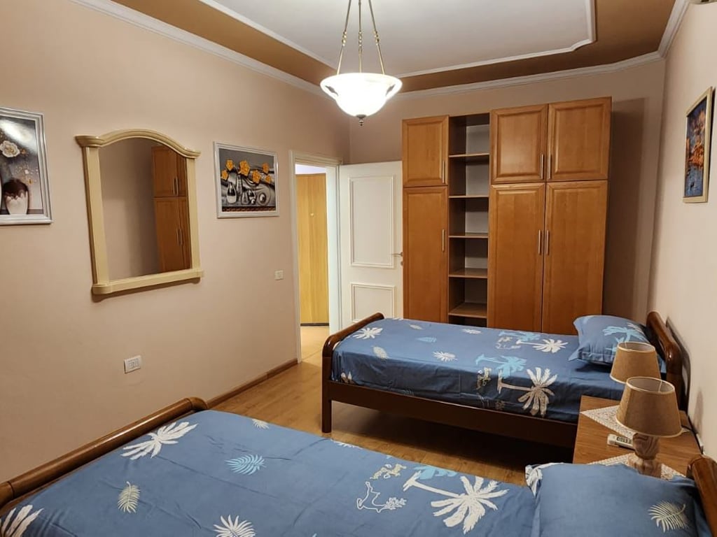 2+1+2 Apartment for Rent on Zogu 1 Boulevard, near Flori Farma. Price: 650 euros