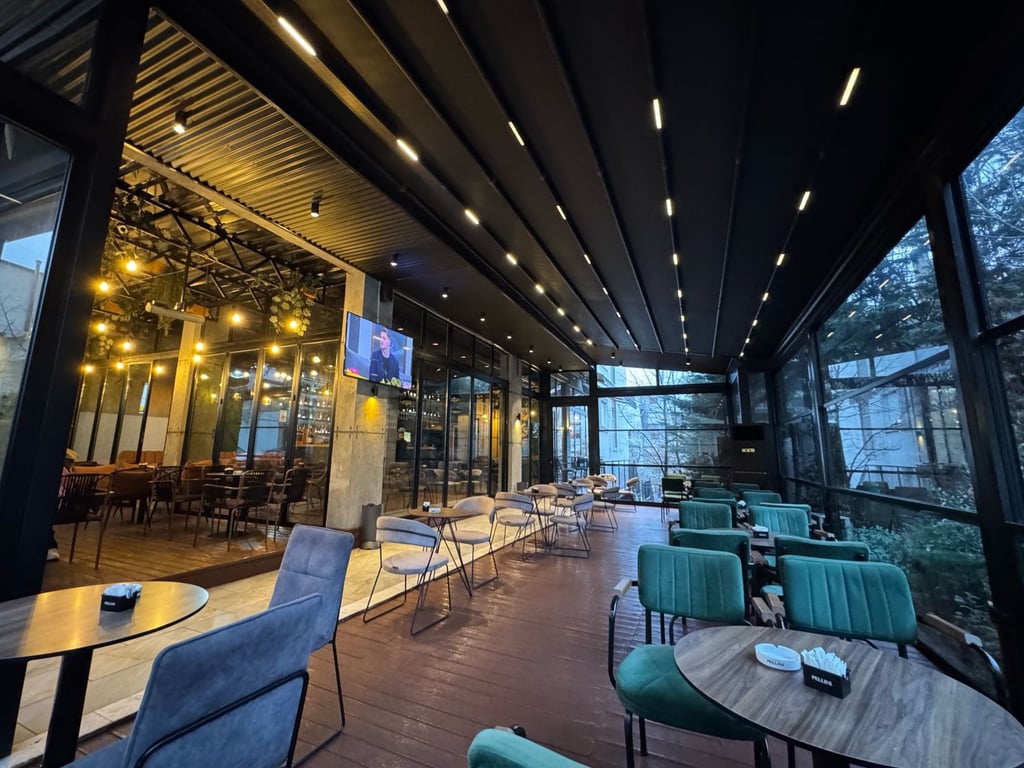 🏢 INVEST IN A READY-MADE ASSET – BUSINESS ENVIRONMENT (BAR-CAFE) WITH A VERANDA, 5 MAJI