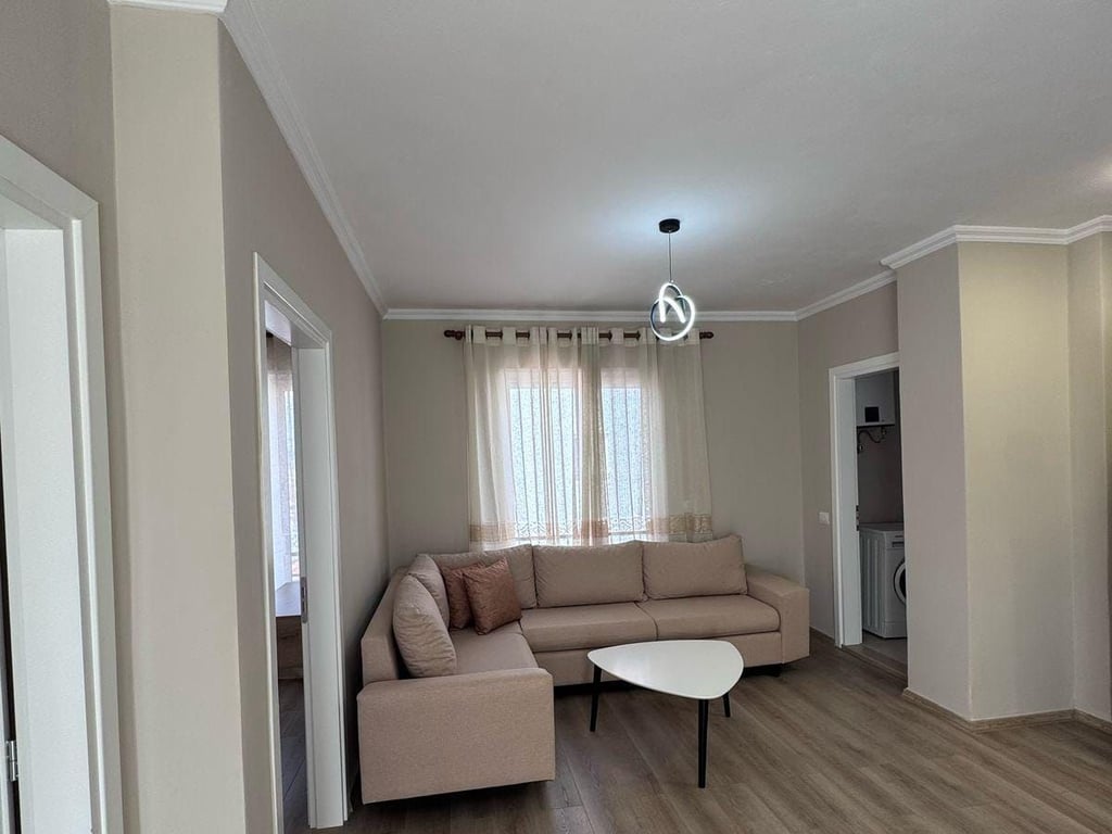 Jepet me qera apartament 2+1 ne Selite /500 Euro