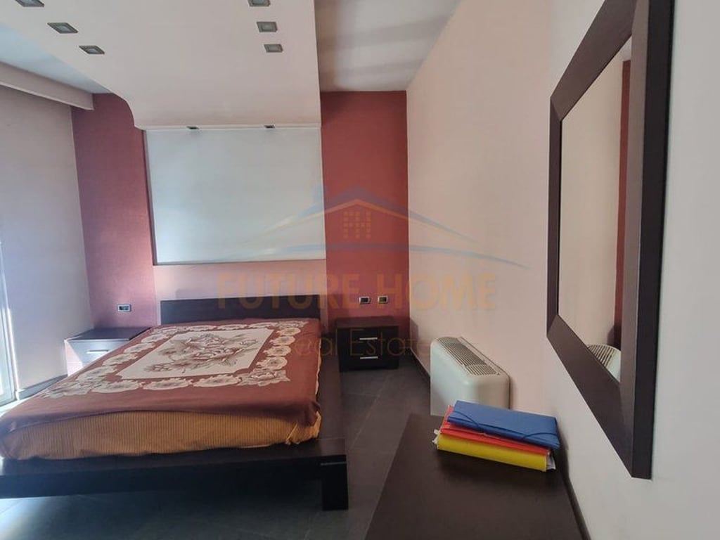 Shitet apartament 2+1+2+post parkimi Selvia