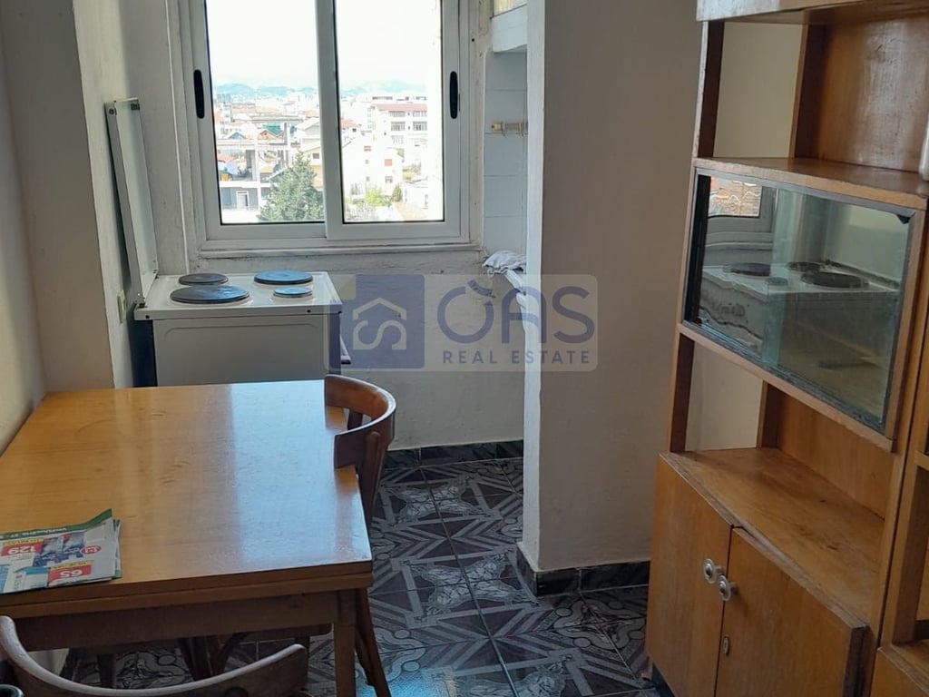 A 2+1 apartment is for rent in Allias.