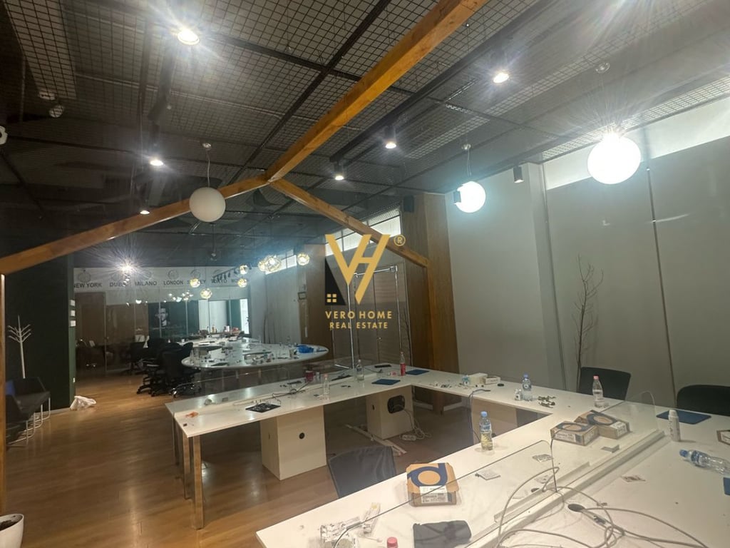 JEPET ZYRE 500 M2 ME QERA TE KOMUNA E PARISIT 5.000 EURO