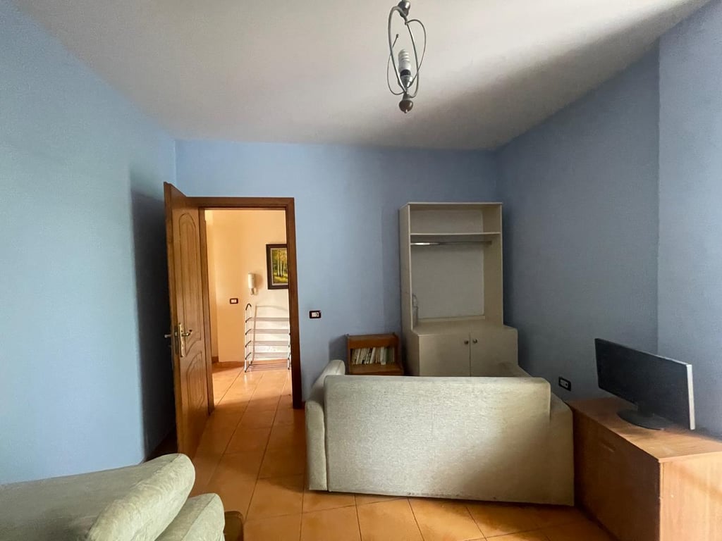 APPARTAMENTO 2+1 IN AFFITTO VICINO ALLA COMUNE DI PARIGI