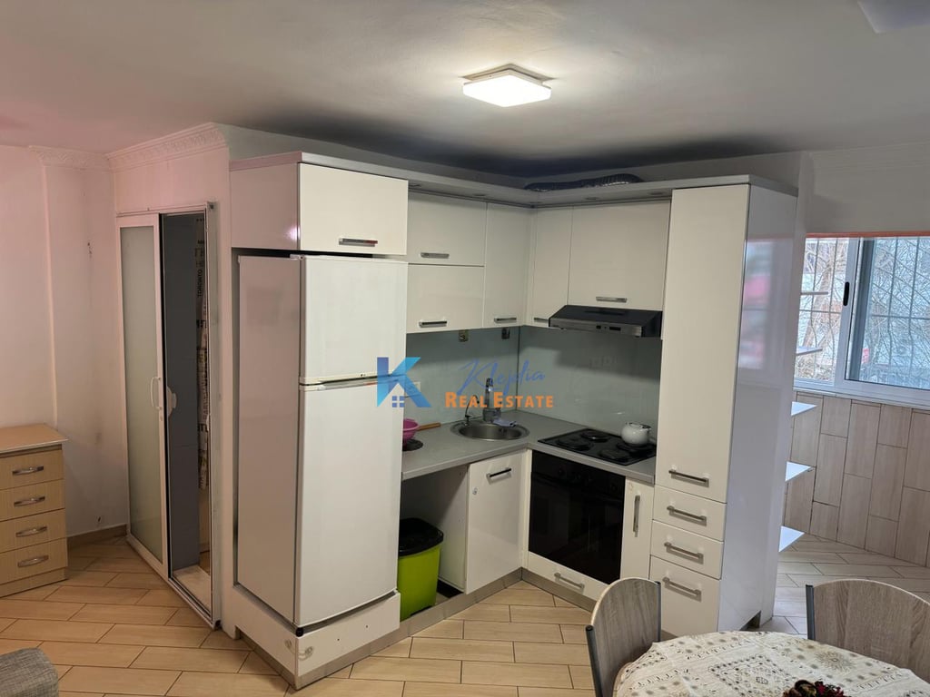 1+1 per SHITJE ne Vasil Shanto, afer shkolles