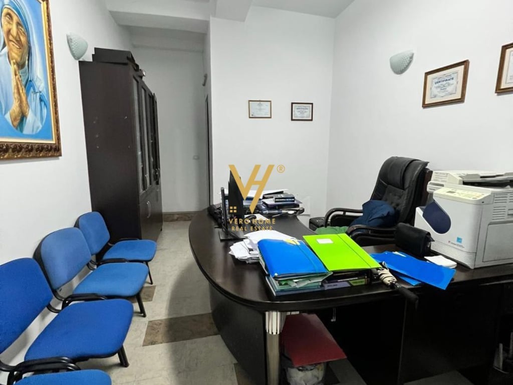 BUSINESS SPACE FOR SALE 25M2 AT THE OLD EXHIBITION 52,000 EURO