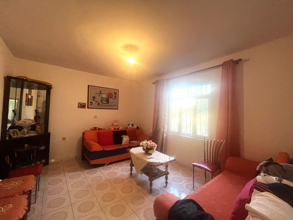 Shtëpi private për shitje 40 km nga Vlorë