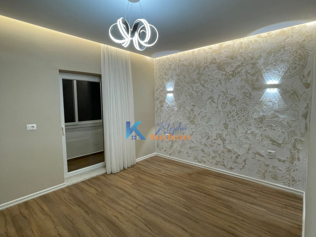 1+1 per SHITJE te Rruga e Durresit, ne rruge kryesore