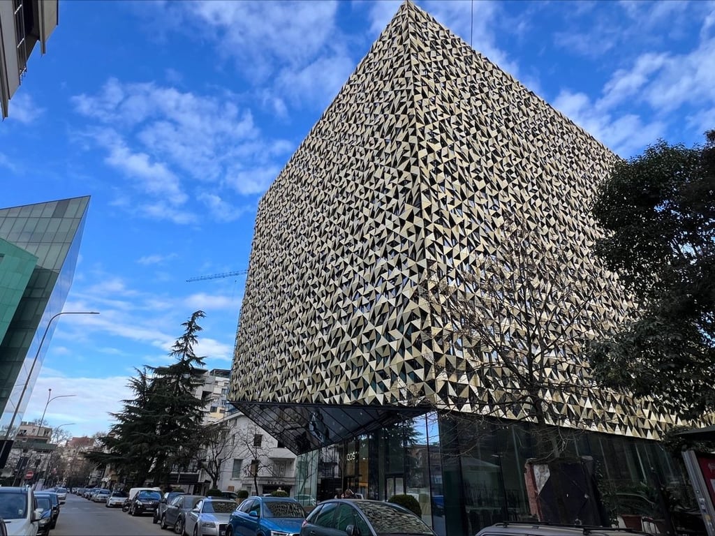 Zyrë me qera Tiranë, Bllok