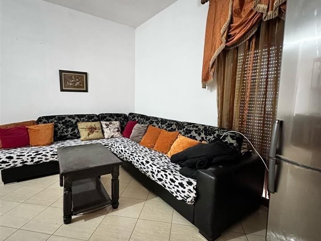 Jepet me qera 3+2,ne Astir