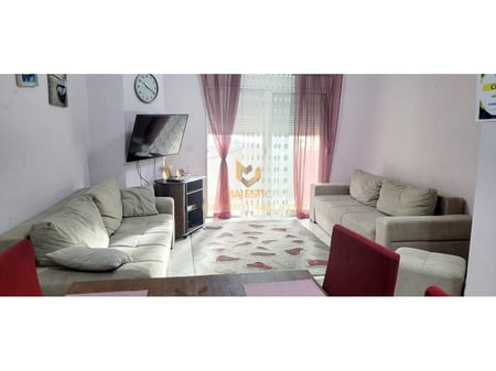 Apartment 2+1 for sale in Saranda, 100 m from the sea.