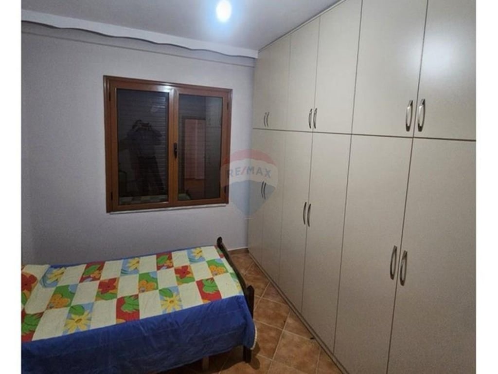 Apartament 2+1 për Qera, pranë Kristal Center