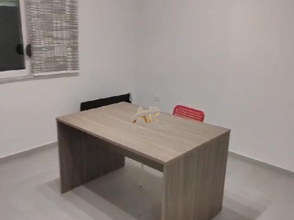 A 3+1 apartment is for rent only for offices in Myslym Shyr.