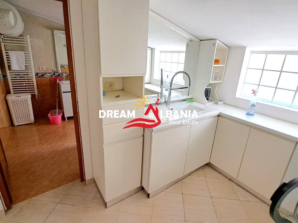 Appartamento 4+1 (piano villa) in affitto in via Don Bosko vicino a Vizion+ a Tirana (ID 4231390)