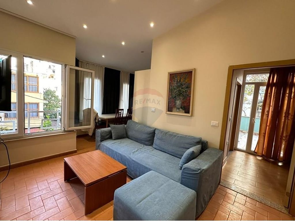 Jepet me qira apartament 2+1 ne Myslym Shyr
