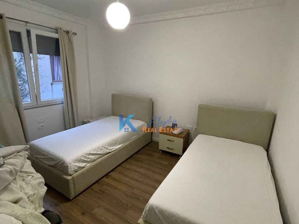 2+1+2 per qira qira ne Selite, afer Universitetit Marin Barleti