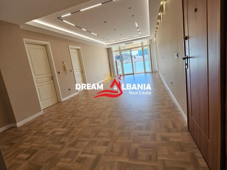 Jepet me qera ambient biznesi 3+1+post parkimi i perfshire ne Bllok prane Coin (ID 4231453)