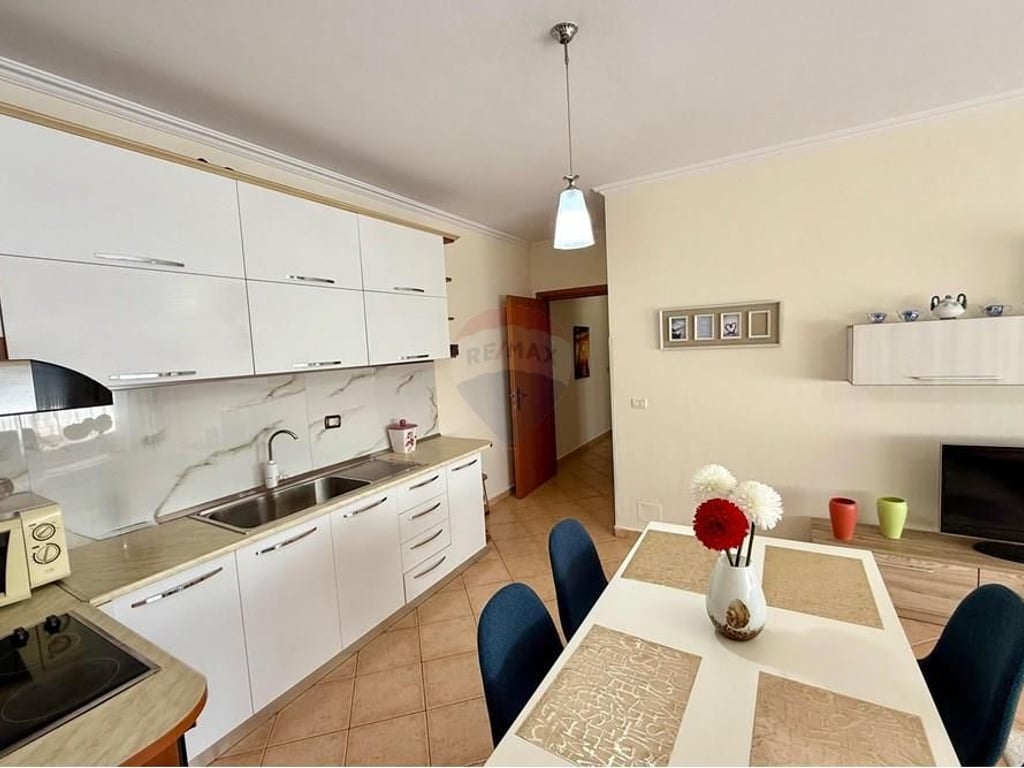 Apartment 2+1+2, Kinostudio