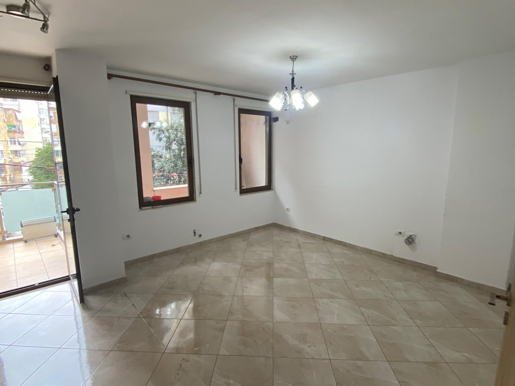 Affitto, Appartamento 2+1, Vicino alla Procura, Tirana.