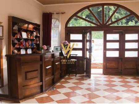 AFFITTASI HOTEL 7 PIANI IN VIA ELBASAN A 35.000 EURO