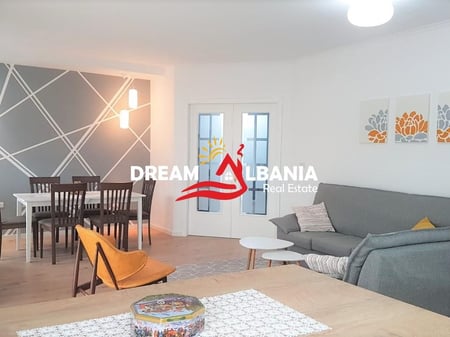 A super 2+1 apartment is for rent on Kavaja Street near the Embassy Block (ID 42214323).