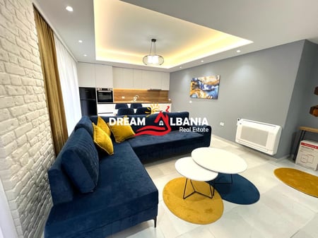 A 2+1+2 apartment is for rent, and parking is included in the price, at Residenca Kodra e Diellit 2 (ID 42214983).