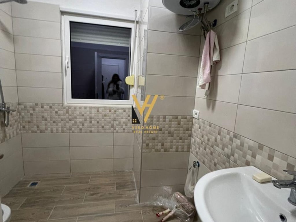 AFFITTASI APPARTAMENTO 1+1 CON BALCONE IN VIA BOGDANEVE 500 EURO
