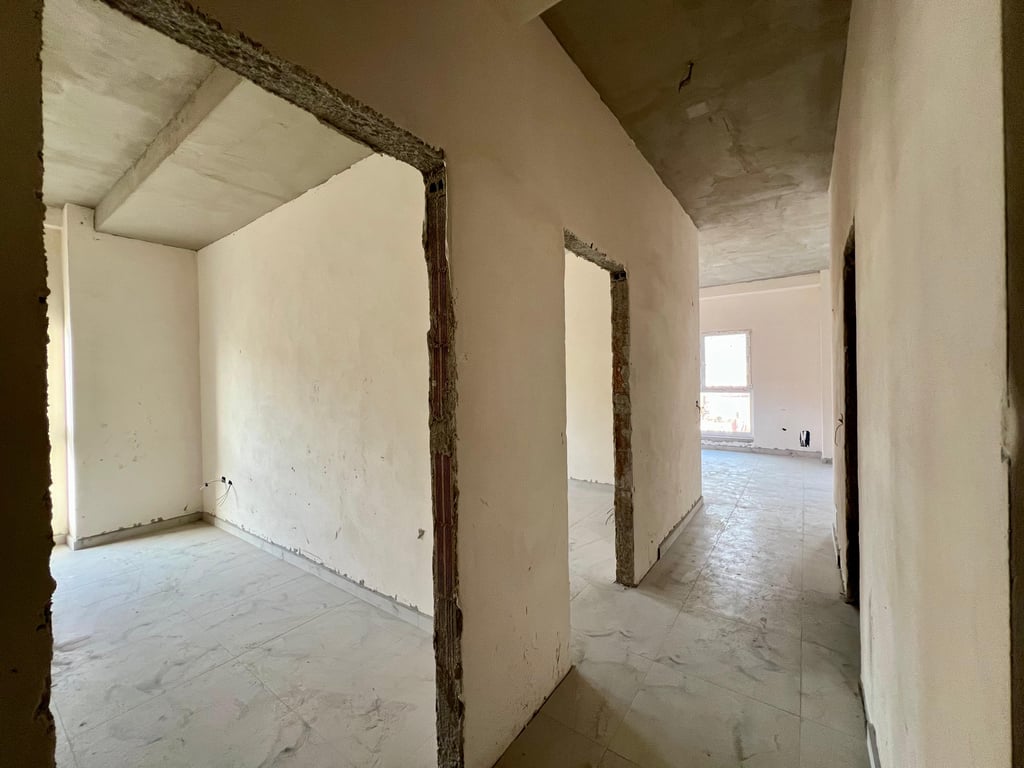 In vendita, Appartamento 2+1+2 “Laprakë”, Tirana.