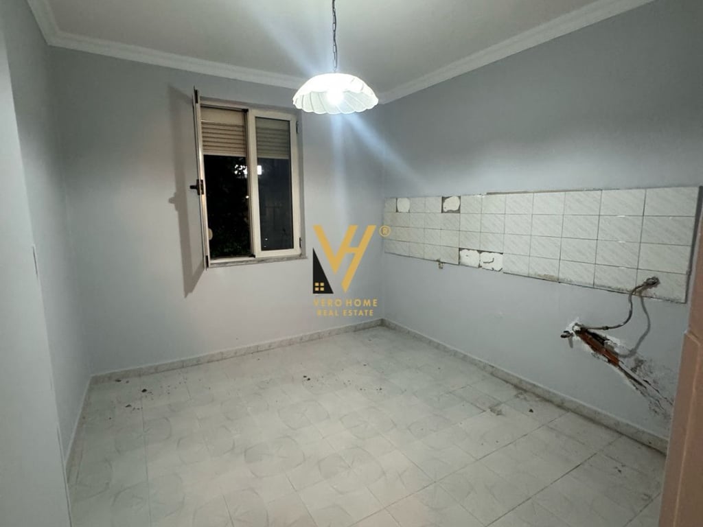 VENDESI APPARTAMENTO 2+1+2 BALCONI IN VIA KAVAJES 155.000 EURO