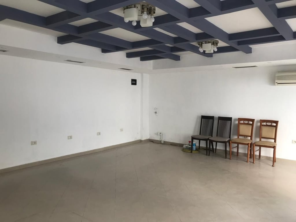 Njesi Me Qira prane Harry Fultz