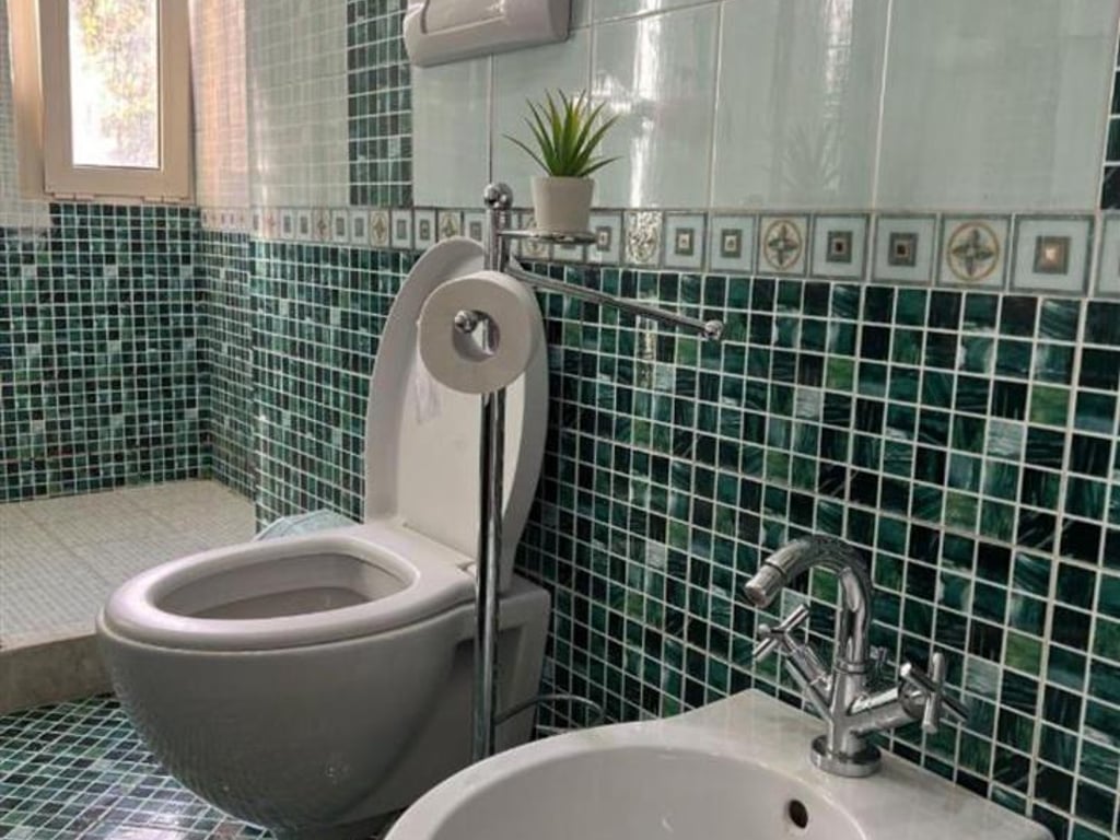 Jepet me qera apartament ne qender te Tiranes