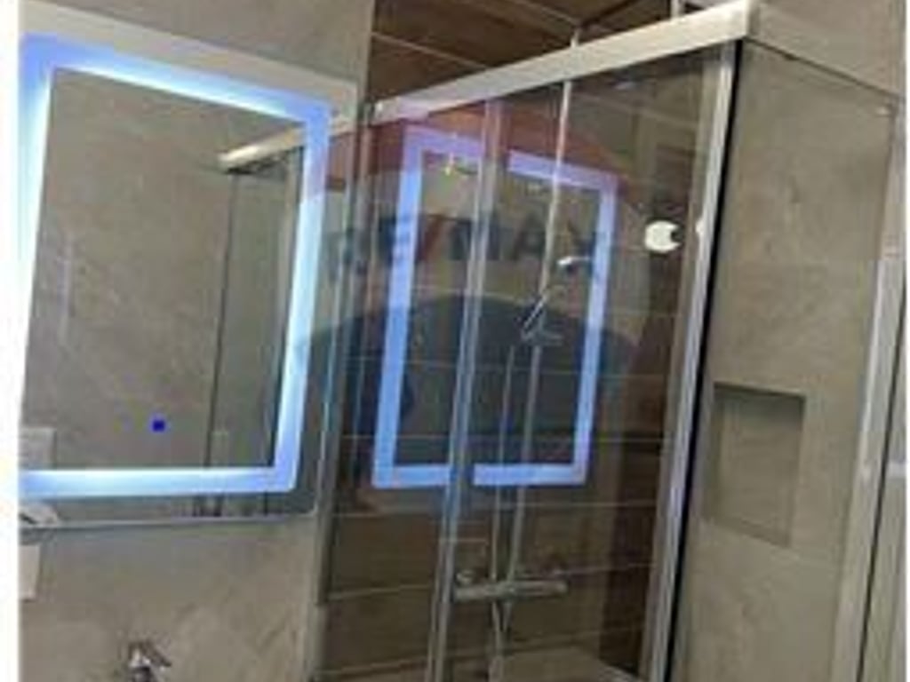 A 1+1 apartment is available on Barrigadave Street.