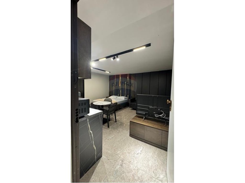 SHITEN 2 GARSONIERE PRANE MOZAIKUT, RR. KAVAJES