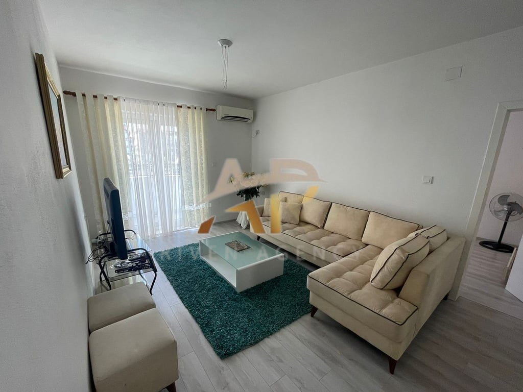 Jepet me qera Apartament 2+1 ne Bllok