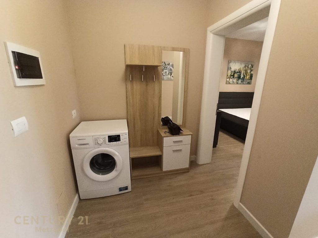 Vendesi appartamento 1+1 vicino al Centro Globe.