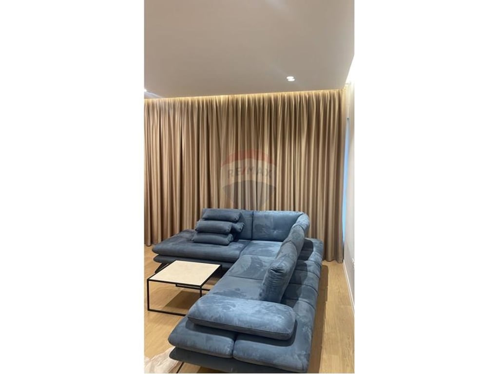 Apartament - Për Qira - Liqeni i Thatë