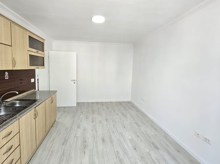 Apartament 2+1 perballe shkolles Harry Fultz, Stacioni i Trenit!