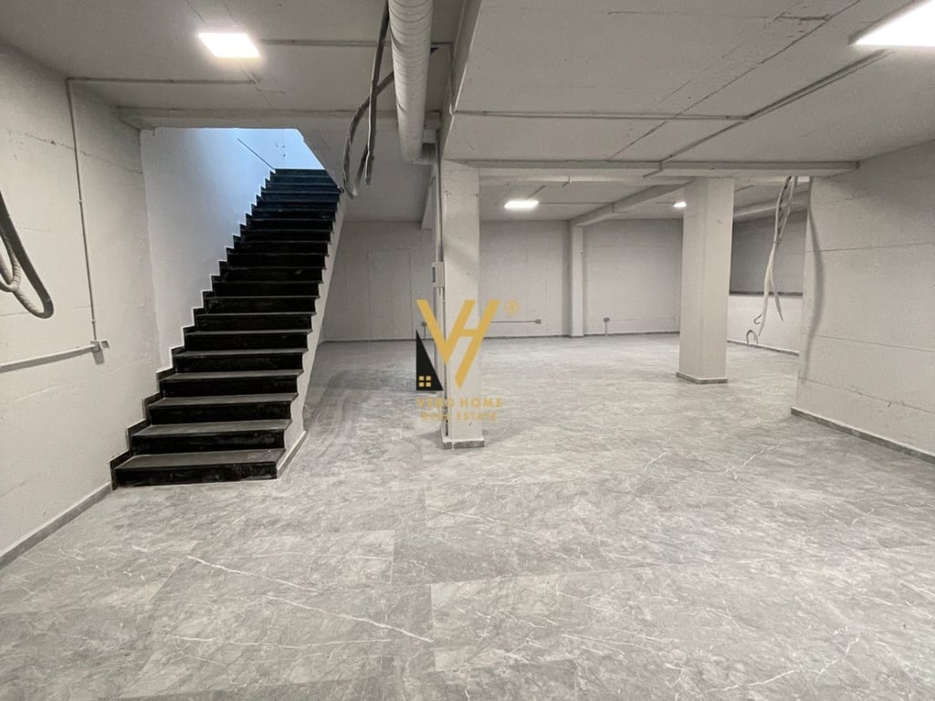 VENDITA DI UNA VILLA A TRE PIANI AL LAGO DI FARKA 900.000 EURO