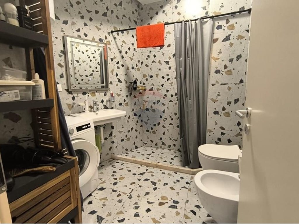 APARTAMENT 2+1 NE SHITJE TE ALI DEMI!