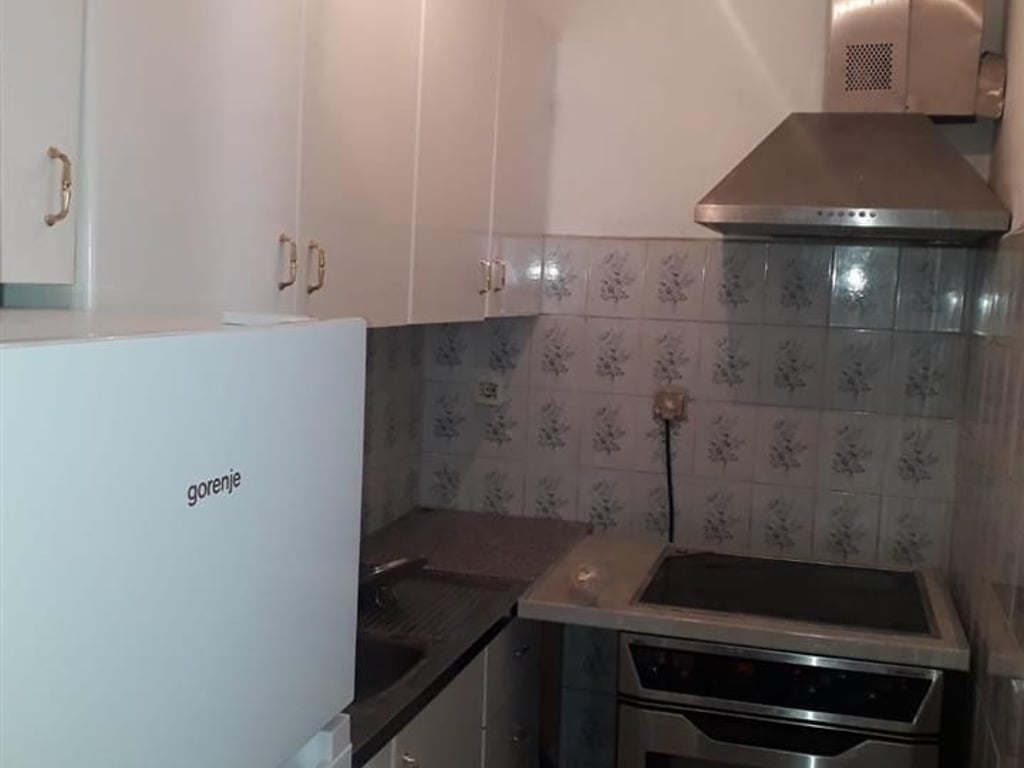 Appartamento 2+1 di fronte a Harry Fulzi.