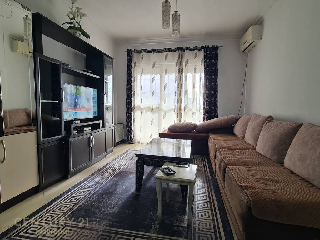 SHES APARTAMENT 2+1+2 NE KAMEZ-PRANE GJIMNAZIT IBRAHIM RUGOVA!