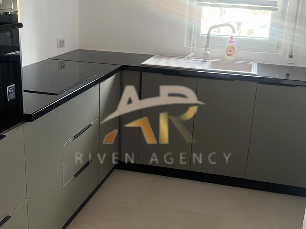 Jepet me qera apartament 1+1 tek Xhamlliku