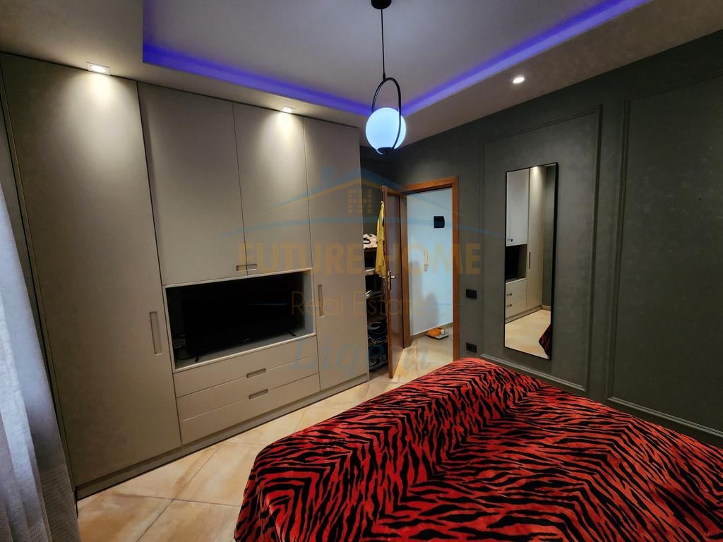 Shitet apartament 1+1 Kodra e Diellit