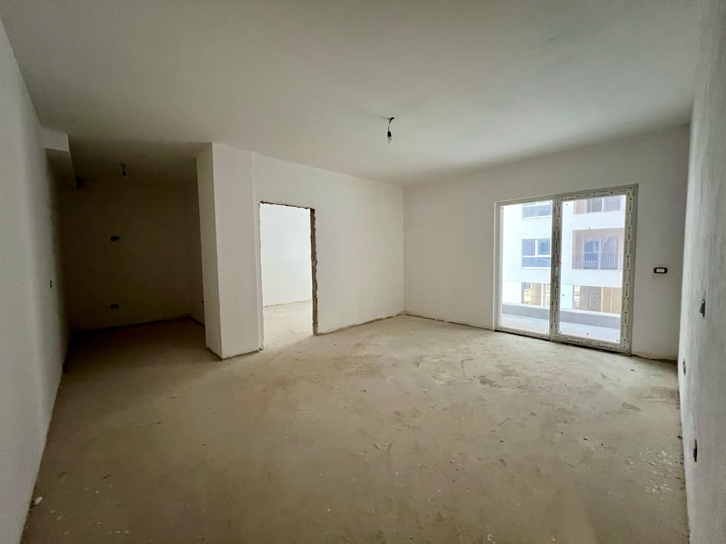 In vendita, Appartamento 2+1 “Laprakë”, Tirana.