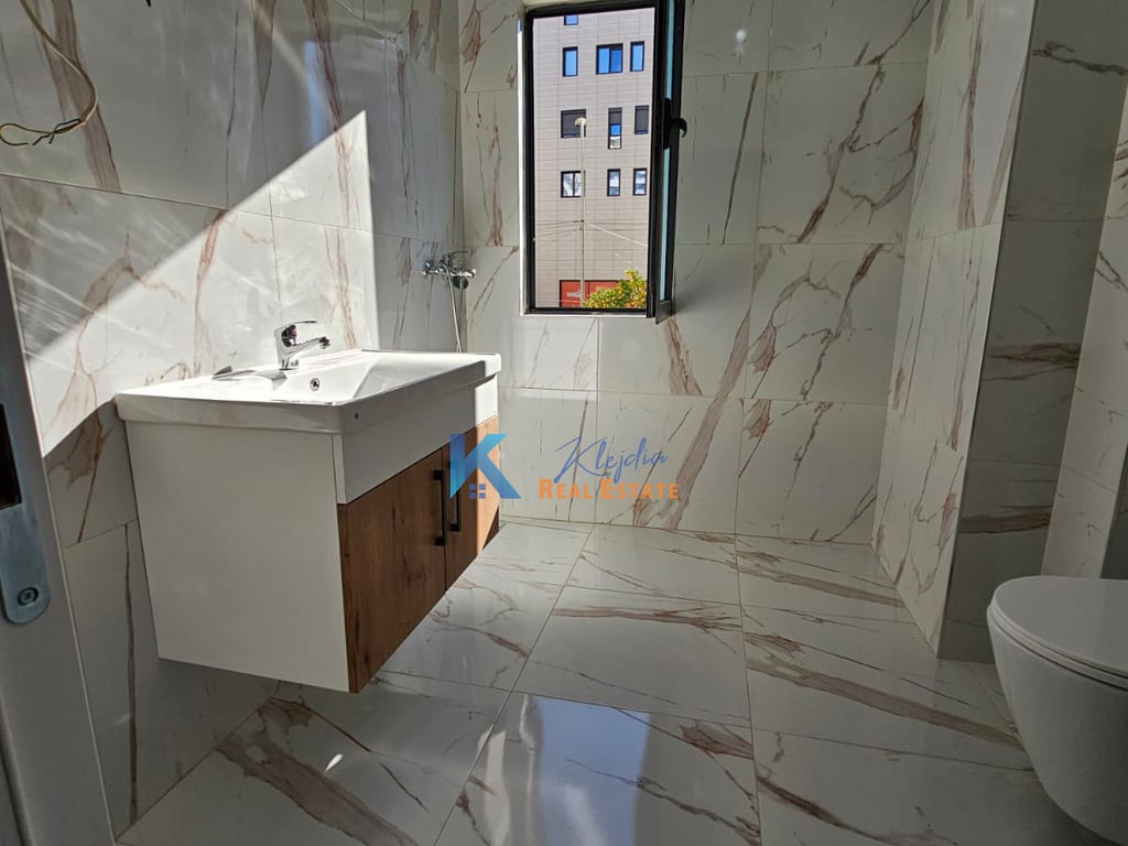 1+1 in Vendita presso Ex NSHRAK