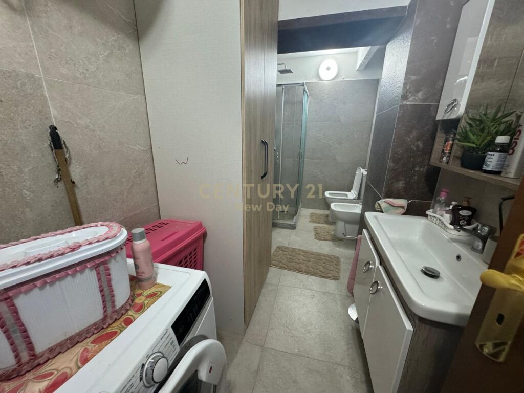 JEPET ME QIRA APARTAMENT 2+1 PRANE KAZAZIT!