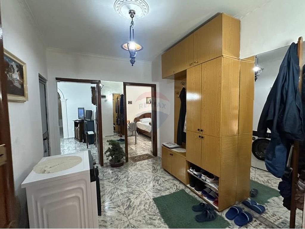 APARTAMENT PER SHITJE NE ZONEN E BLLOKUT