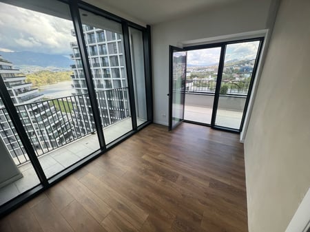 Jepet me qera ambjent tek Lake View Residence