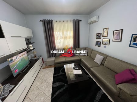 Villa in affitto in Via Elbasanit, vicino a "Cinco Cavalli" a Tirana (ID 4251219)