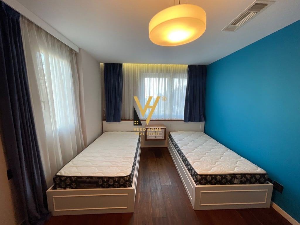 AFFITTASI APPARTAMENTO 3+1+2+DUE POSTI AUTO VICINO AL GIARDINO BOTANICO 1.500 EURO
